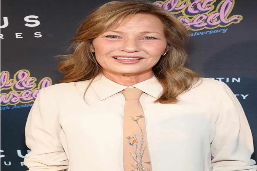 Joey Lauren Adams