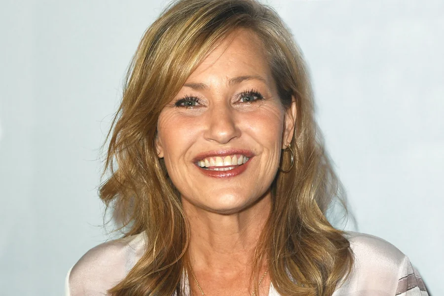 Joey Lauren Adams Net Worth