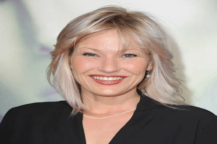 Joey Lauren Adams Net Worth