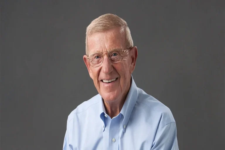 Lou Holtz Net Worth